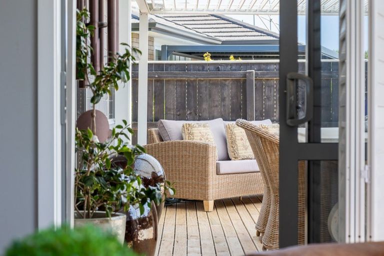 Photo of property in 14 Bridford Way, Paraparaumu, 5032