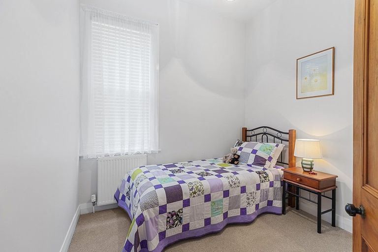 Photo of property in 35 Karepa Street, Brooklyn, Wellington, 6021