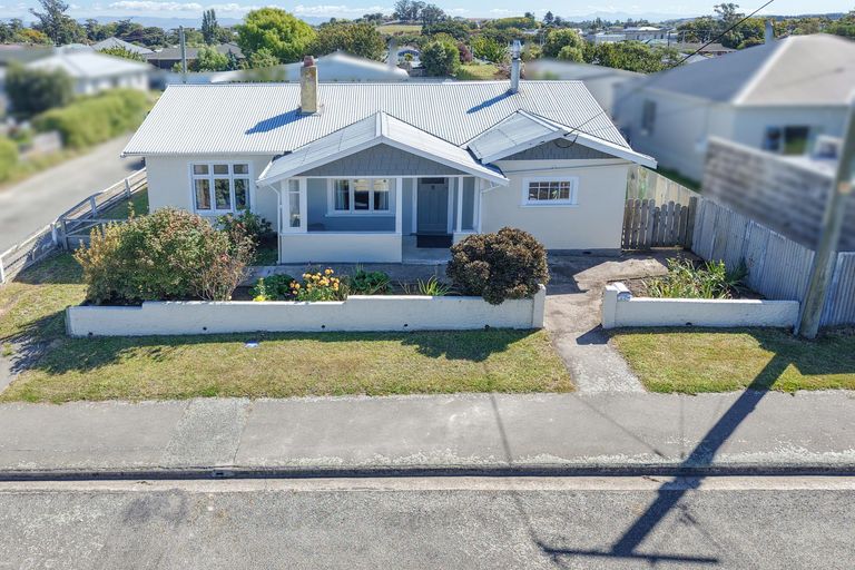 Photo of property in 24 Lune Street, South Hill, Oamaru, 9400