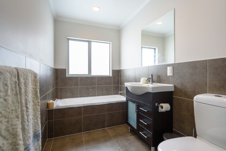 Photo of property in 22 Ashwood Street, Woodridge, Wellington, 6037