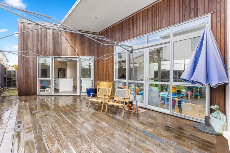 Photo of property in 33 Kanuka Road, Hobsonville, Auckland, 0616