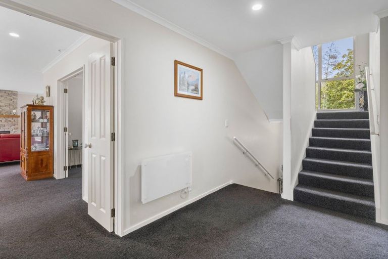 Photo of property in 19 Te Urunga Place, Acacia Bay, Taupo, 3330