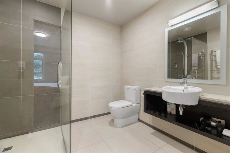 Photo of property in 4/25 Belfast Terrace, Queenstown, 9300