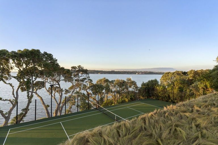 Photo of property in 27 Marine Parade, Herne Bay, Auckland, 1011