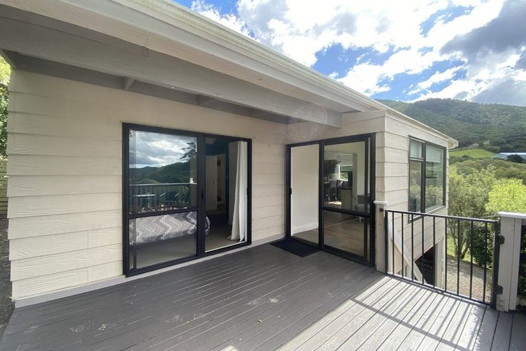 Photo of property in 18 Webster Place, Picton, 7220