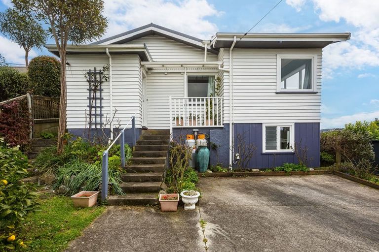 Photo of property in 61 Bayview Road, Paremata, Porirua, 5024