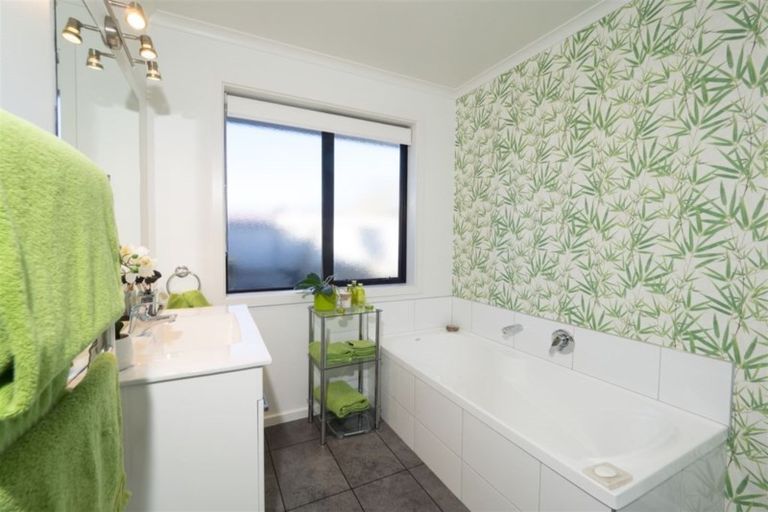 Photo of property in 16 Johnstone Street, Tinwald, Ashburton, 7700