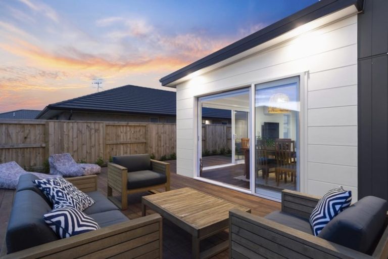 Photo of property in 11 Monaro Place, Papamoa, 3118