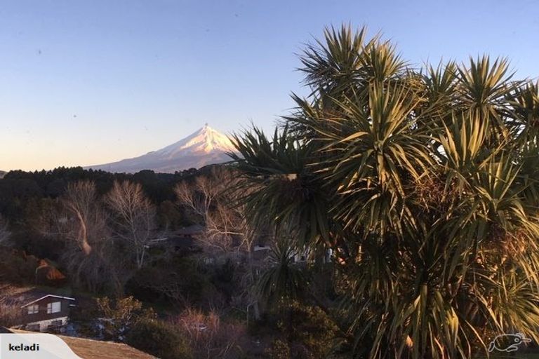 Photo of property in 28a Marchant Place, Westown, New Plymouth, 4310