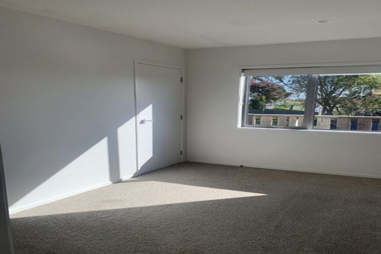 Photo of property in 8 Lavender Close, Spotswood, New Plymouth, 4310
