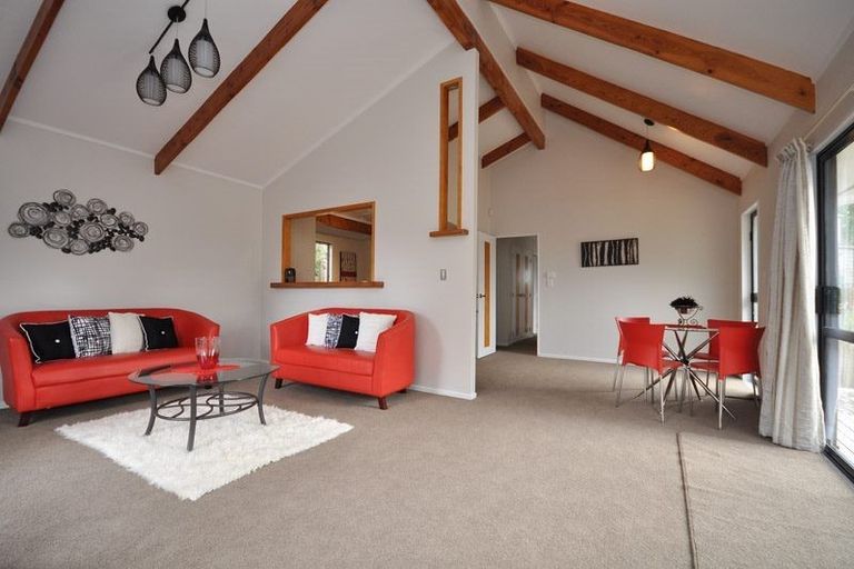 Photo of property in 1/40 Lilburn Crescent, Massey, Auckland, 0614