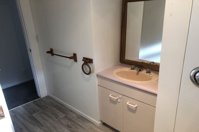 Photo of property in 2 Birkhall Grove, Strathmore Park, Wellington, 6022