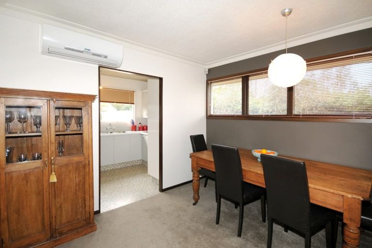 Photo of property in 91 Memorial Avenue, Ilam, Christchurch, 8053