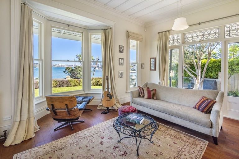 Photo of property in 12 Jubilee Avenue, Devonport, Auckland, 0624