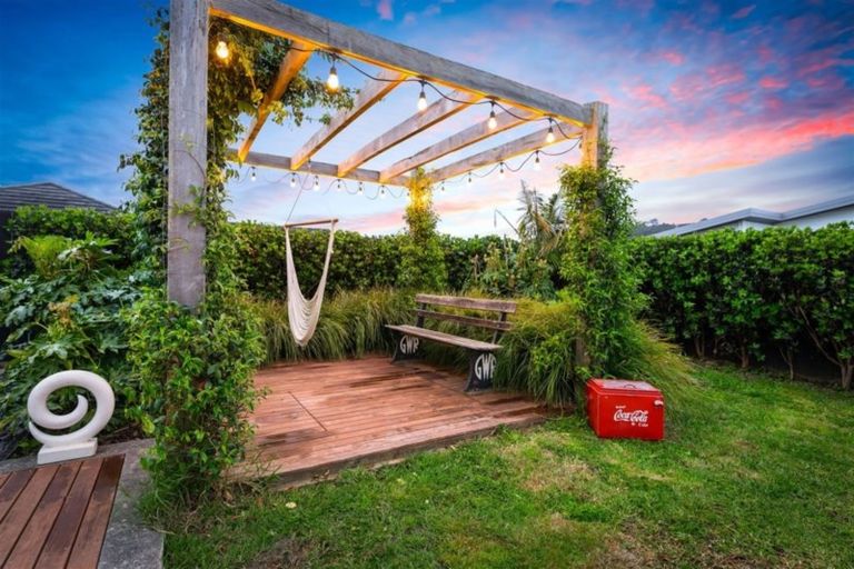 Photo of property in 26 Kohia Way, Huapai, Kumeu, 0810