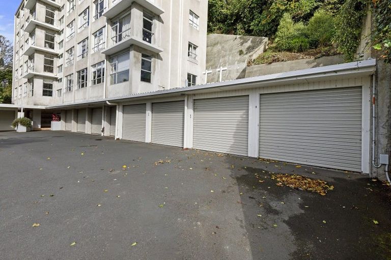 Photo of property in Greenmantle Flats, 88a Salamanca Road, Kelburn, Wellington, 6012