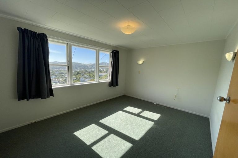 Photo of property in 41 Versailles Street, Karori, Wellington, 6012