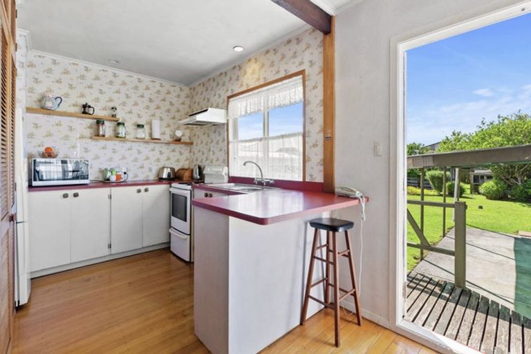 Photo of property in 25 Martin Road, Manurewa, Auckland, 2102