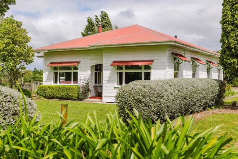Photo of property in 300 Hinemoa Valley Road, Kaitawa, Pahiatua, 4981