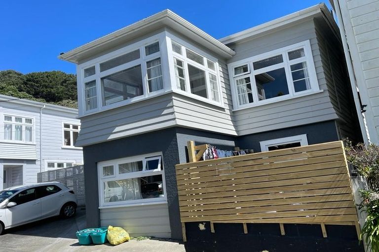 Photo of property in 6 Rixon Grove, Mount Victoria, Wellington, 6011