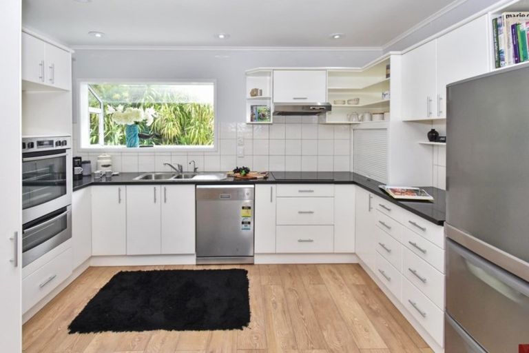 Photo of property in 31 Domain Road, Weymouth, Auckland, 2103