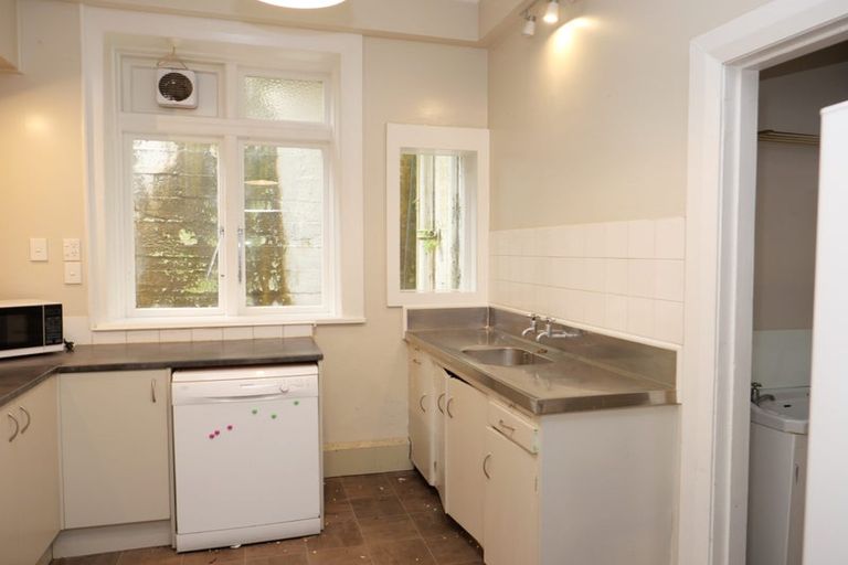 Photo of property in 84a Salamanca Road, Kelburn, Wellington, 6012