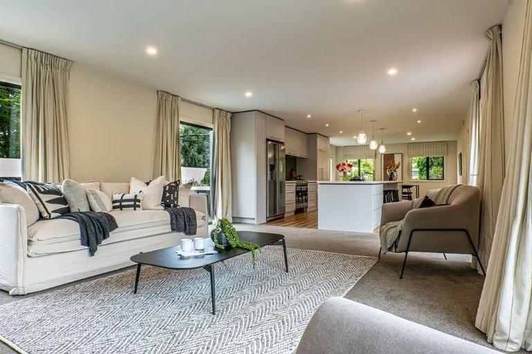 Photo of property in 321 Gardiners Road, Harewood, Christchurch, 8051