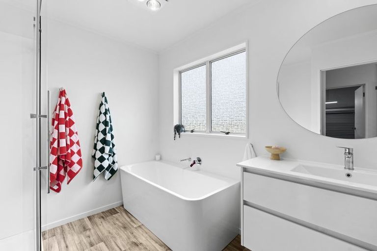 Photo of property in 22 Ponderosa Place, Opunake, 4616