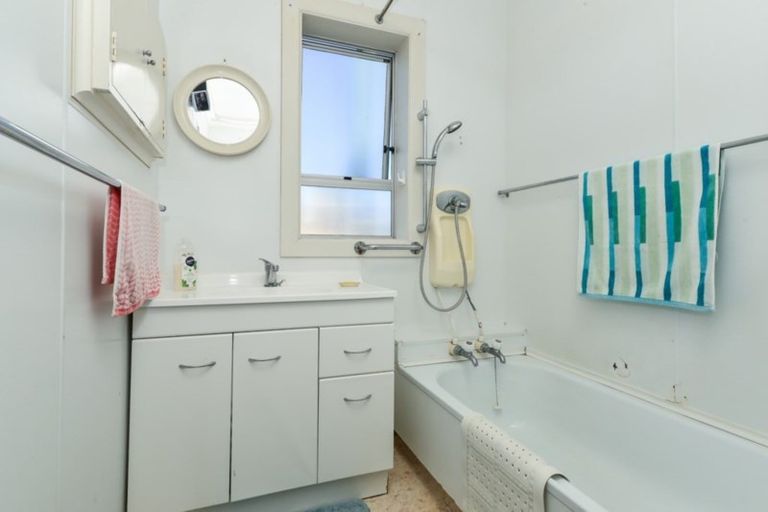 Photo of property in 13 Verel Street, Fairfield, Hamilton, 3214