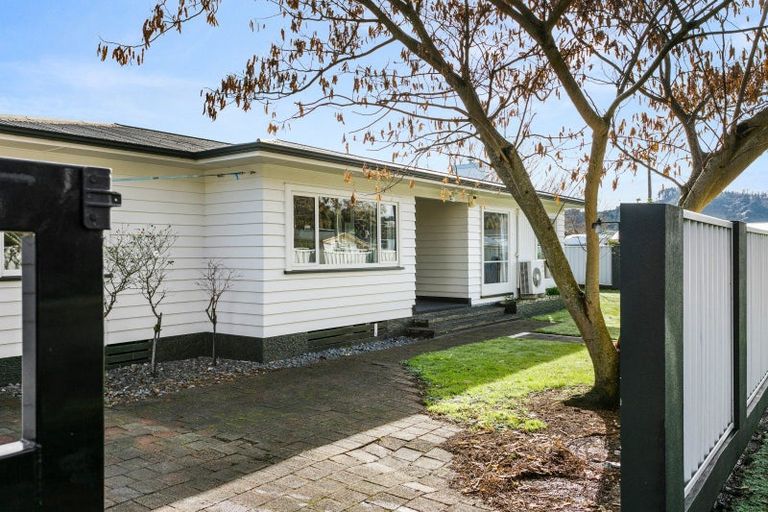 Photo of property in 2 Emily Street, Riverdale, Gisborne, 4010