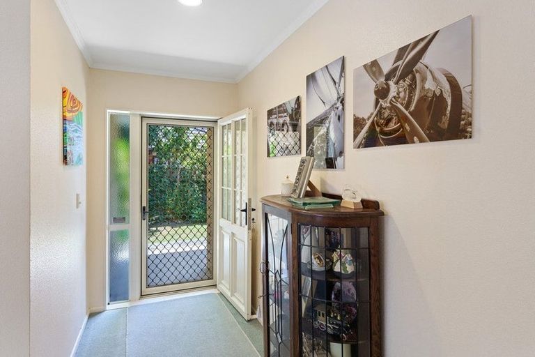 Photo of property in 308a Te Moana Road, Waikanae, 5036