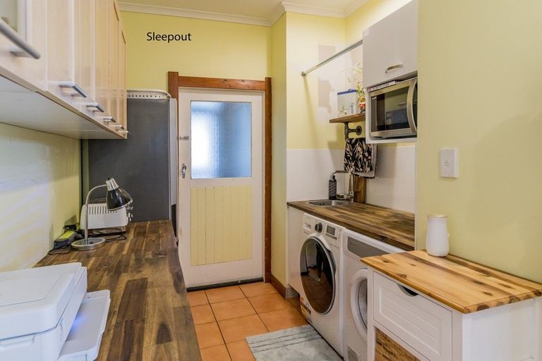 Photo of property in 1070 Queen Street East, Levin, 5510