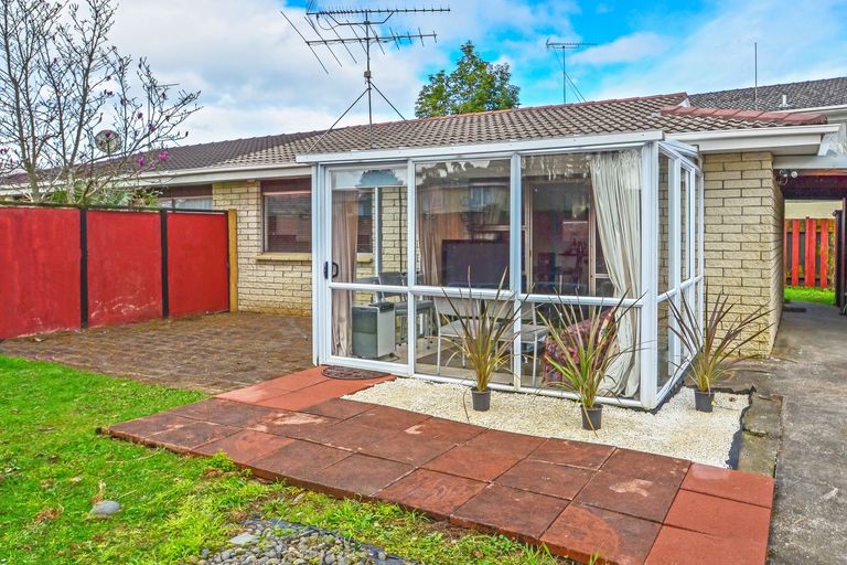 Photo of property in 1/158 Gossamer Drive, Pakuranga Heights, Auckland, 2010