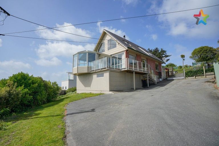 Photo of property in 14 Marine Parade, Bluff, 9814