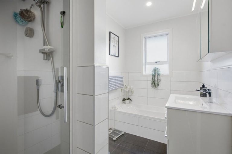 Photo of property in 13 Durham Avenue, Welbourn, New Plymouth, 4312