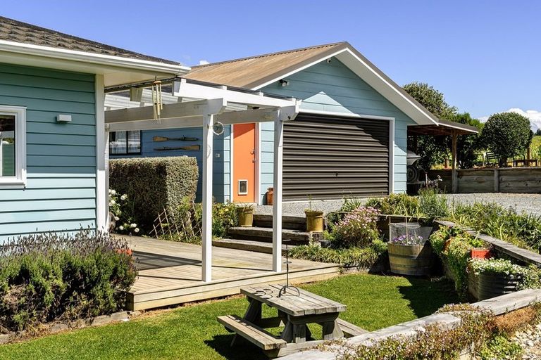 Photo of property in 17 Goddard Road, Tasman, Upper Moutere, 7173