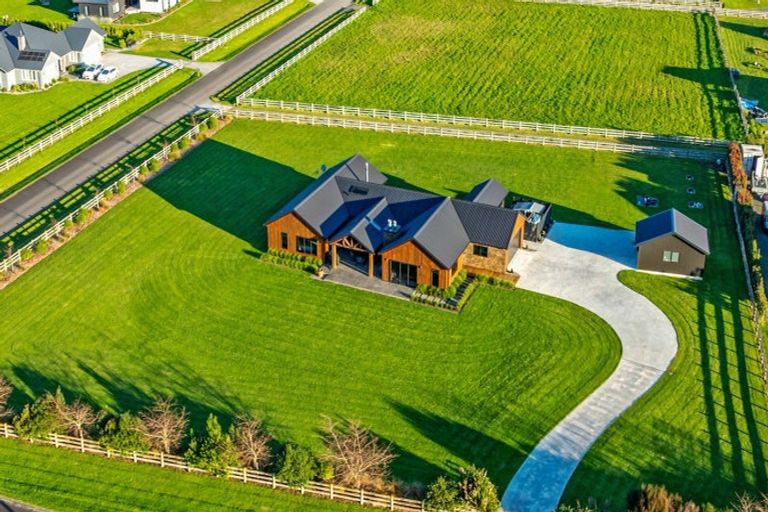 Photo of property in 2 Pheasant Lane, Aokautere, 4471