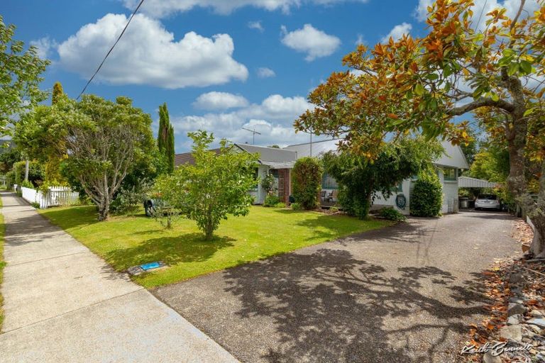 Photo of property in 46 Dowling Grove, Silverstream, Upper Hutt, 5019