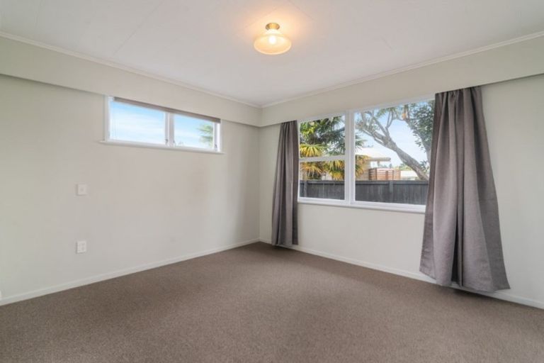 Photo of property in 3 Tawavale Street, Pukehangi, Rotorua, 3015