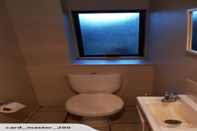 Photo of property in 16a Vonnell Place, Birkdale, Auckland, 0626