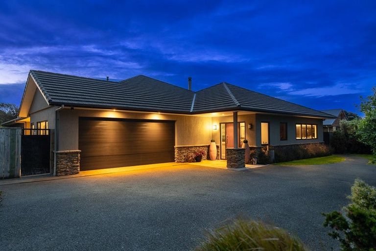 Photo of property in 4 Barbaras Way, Waikanae Beach, Waikanae, 5036