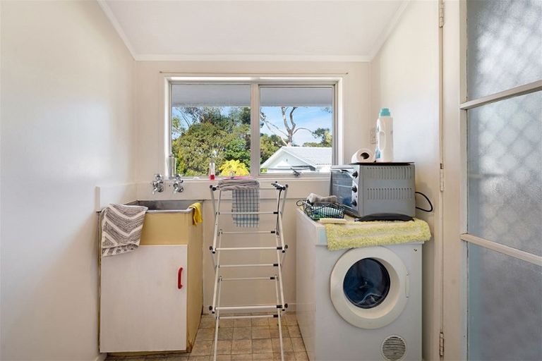 Photo of property in 12 Talavera Place, Te Atatu South, Auckland, 0602