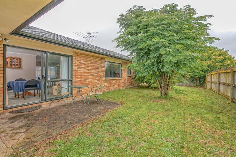 Photo of property in 52 Montilla Place, Manurewa, Auckland, 2102