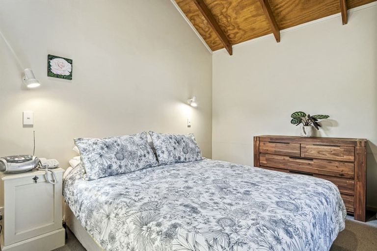 Photo of property in 230 Onewa Road, Birkenhead, Auckland, 0626