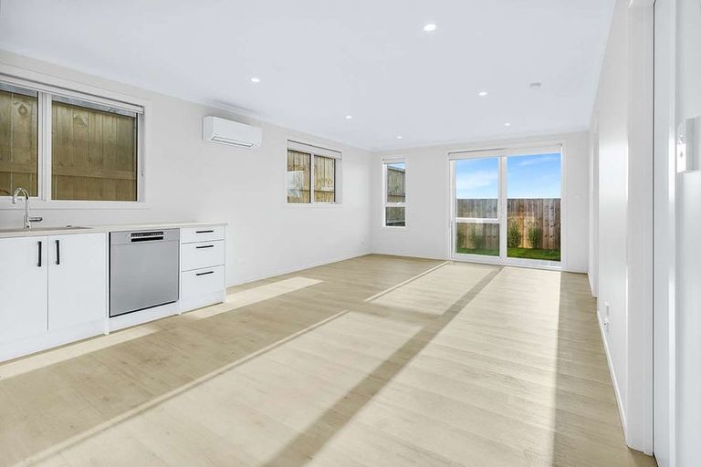 Photo of property in 45 Waruhia Crescent, Rototuna North, 3281