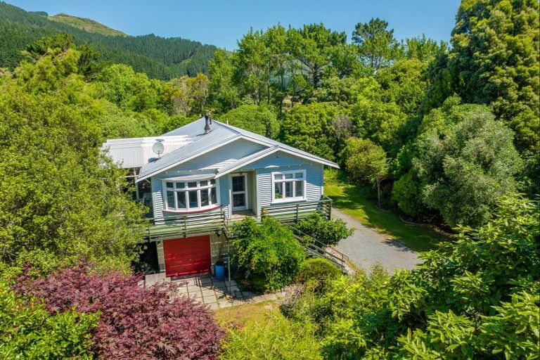 Photo of property in 1100b Coast Road, Wainuiomata Coast, Wainuiomata, 5373