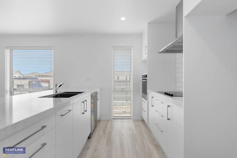 Photo of property in 182 Te Okuroa Drive, Papamoa, 3118