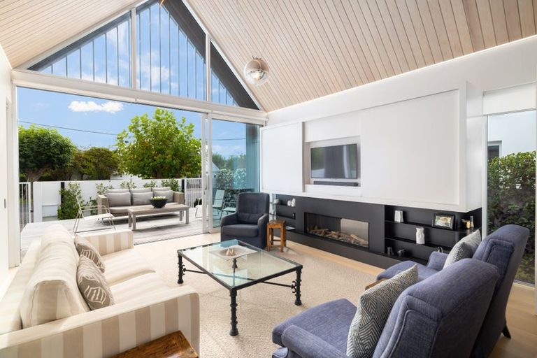 Photo of property in 5 Wroxton Terrace, Merivale, Christchurch, 8014