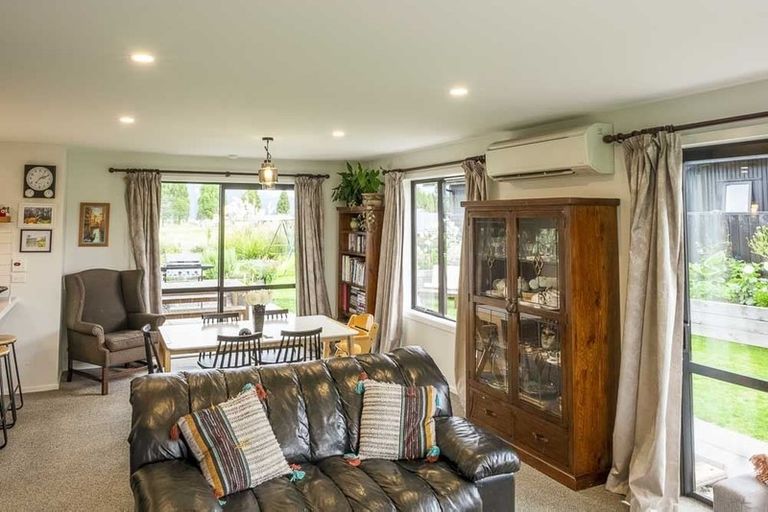 Photo of property in 15 Orbell Crescent, Te Anau, 9679