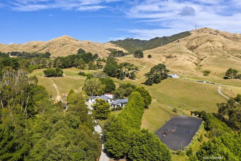 Photo of property in 39 Takarau Gorge Road, Ohariu, Wellington, 6037